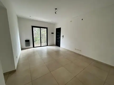 Departamento en Alquiler en Centro De Lujan, $ 650.000