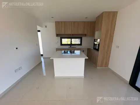 Casa en Venta en Pilar Del Este - Santa Sofia, USD 220.000