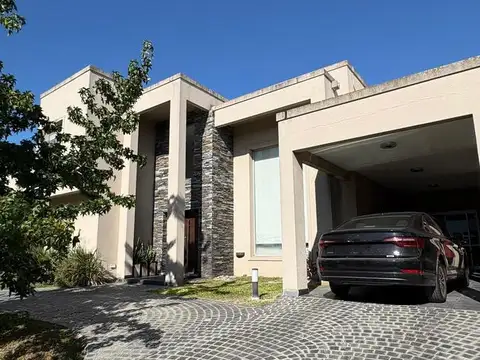 Casa en Venta en Villa Gobernador Udaondo, USD 480.000
