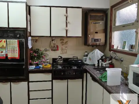 Departamento 6 ambientes con 2 baños