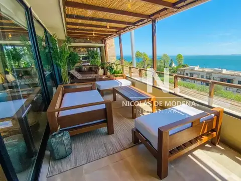 Impecable departamento, comodo e iluminado de 3 dormitorios.