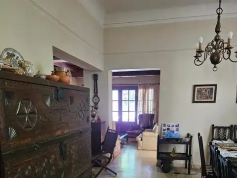Casa 7 ambientes con 3 baños