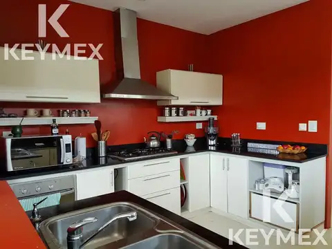 Casa 5 ambientes con 4 baños