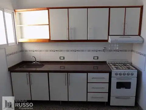 Casa en Alquiler con 1 cochera