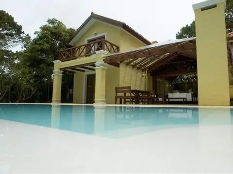 Casa - Venta - Uruguay, PLAYA BRAVA PUNTA DEL ESTE