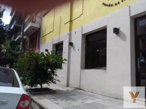 Local en venta - 3 Ambientes 2 Depósitos 3 Baños - 315Mts2 - Barracas
