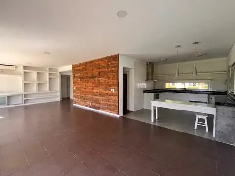 Casa en Alquiler 1 año