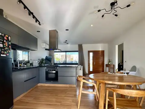 Quinta en Venta con 2 cocheras