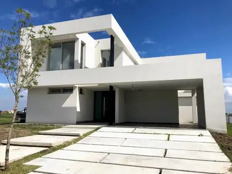 Casa en Venta al Oeste