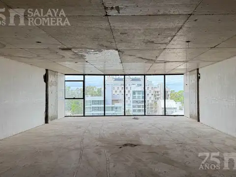 Oficina en Venta al Este