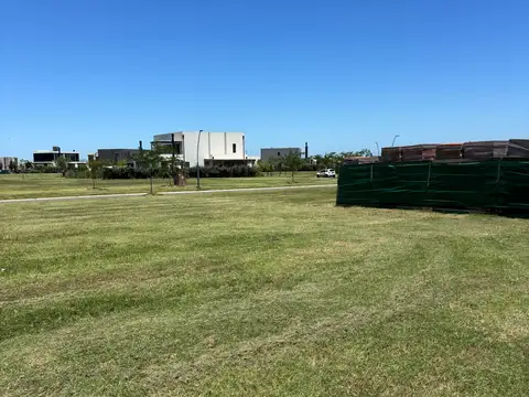 Av de los Lagos Barrio Riberas Lote 259