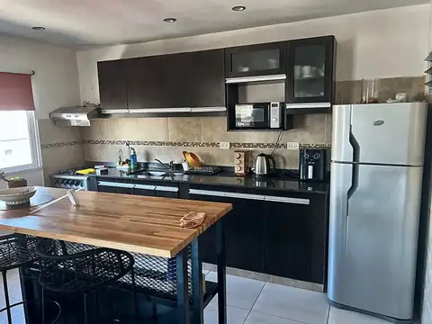 Casa 7 ambientes con 4 baños