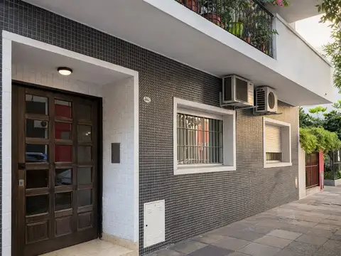 VENTA PH EN CHACARITA- PLANTA BAJA CON PATIO