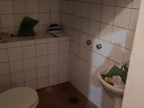 Local 120 m² en Planta Baja + 80 m² de Oficina o Vivienda en 1°piso