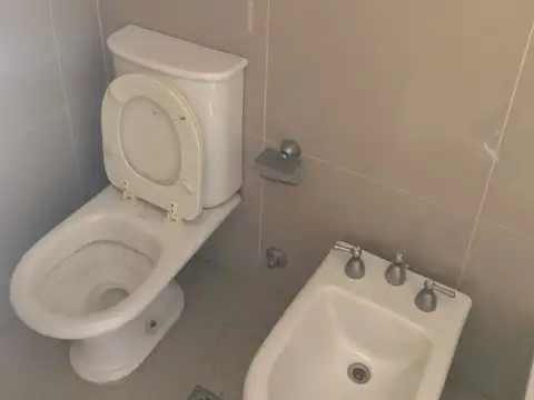 Conesa 100, Piso 2