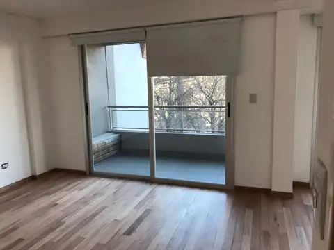 Conesa 100, Piso 2