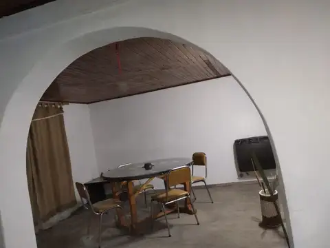 CASA EN VENTA SOBRE CALLE AMIGORENA