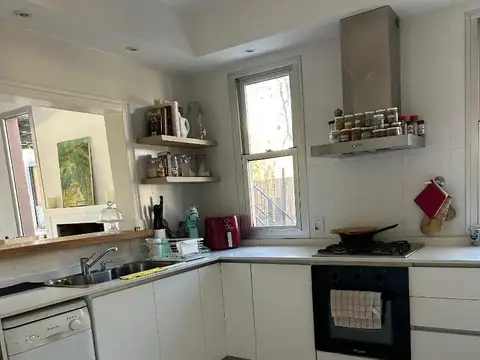 Casa en Alquiler Temporal con 5 cocheras