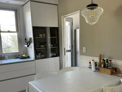 Casa 5 ambientes con 3 baños