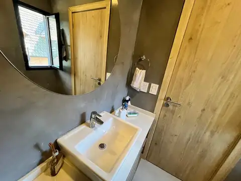 Casa 4 ambientes con 3 baños