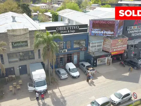 Av 12 de Octubre, colectora Este. Del Viso