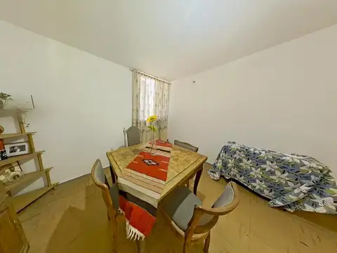 Casa 5 ambientes con 1 baño