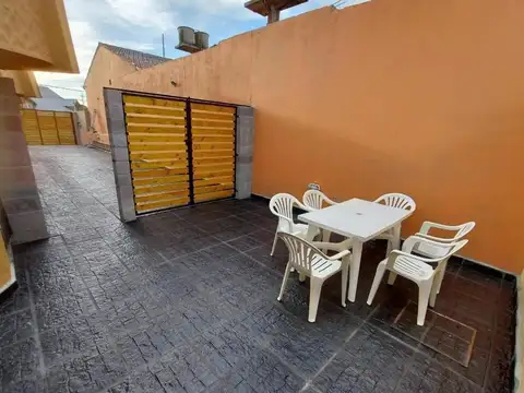 Casa 3 ambientes con 2 baños