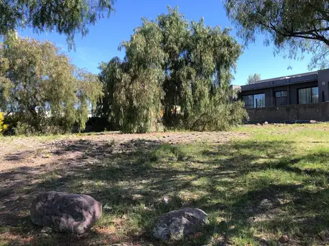Lote en Barrio Dalvian