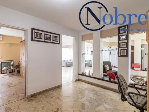 Casa en Venta con 7 cocheras