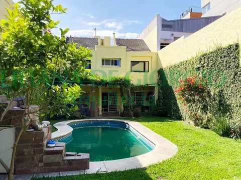 ESPECTACULAR CASA  EN  BELGRANO COMOEN UN COUNTRY