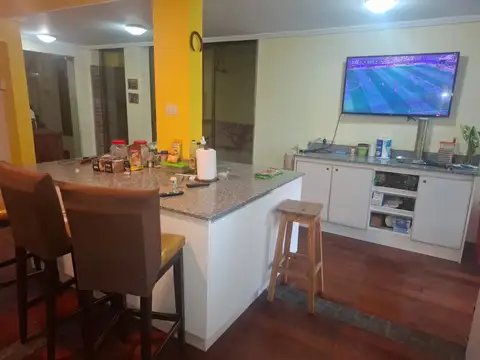 Casa en Venta con 3 cocheras
