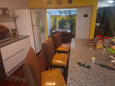 Casa 5 ambientes con 2 baños