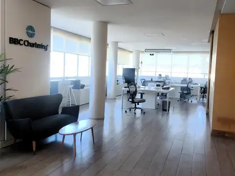 Oficina en Venta con 6 cocheras