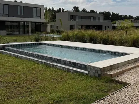 Venta casa 4 ambientes con dependencia A estrenar Barrio La Calesa- Country Pilará