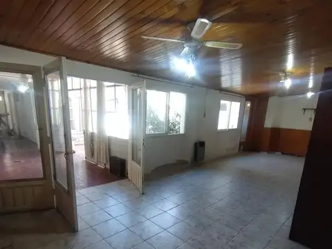 Casa en Alquiler con 1 cochera