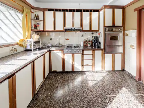 Depto Tipo Casa en Venta en Flores, USD 160.000