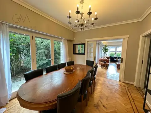 Casa 6 ambientes con 7 baños