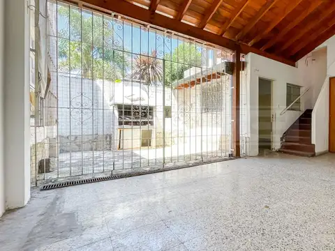 Jose Ingenieros al 3500 entre Miguel Cané y Francisco Beiro
