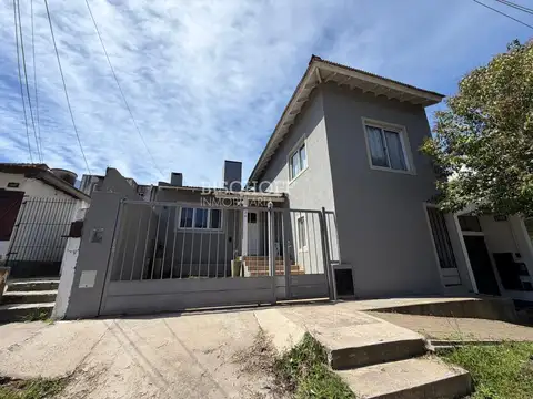   CASA + DÚPLEX EN PLENO CENTRO – IDEAL INVERSIÓN / USO MULTIFAMILIAR