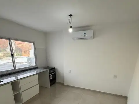 Depto Tipo Casa en Alquiler de 2 ambientes