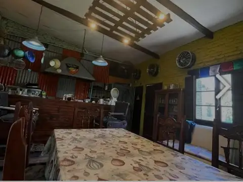 Casa 4 ambientes con 2 baños