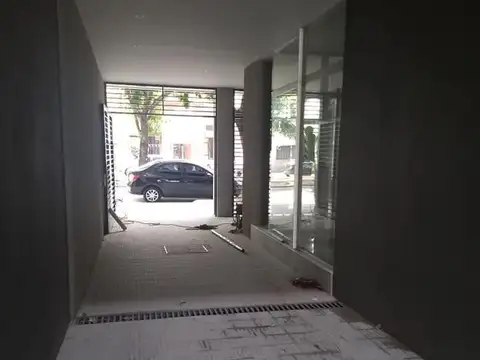 ALQUILER COCHERA 13 E/ 63 Y 64