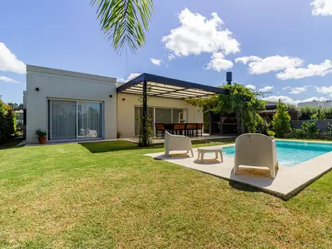 Casa en Venta en Pilar del Este - San Eduardo, USD 186.000