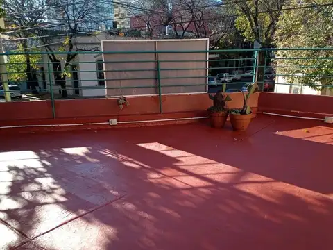 ALQUILER PH ESQUINA APTO TODO RUBRO CON TERRAZA