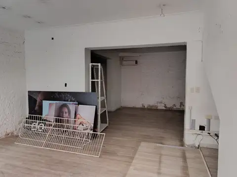 Local en Alquiler Via Púb.