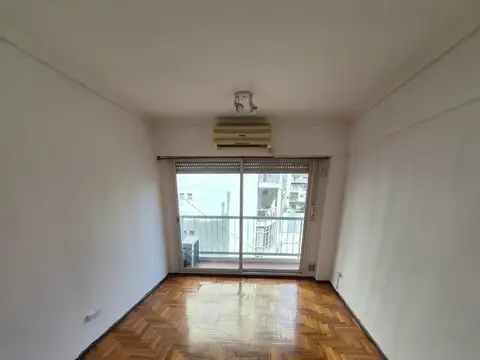 Paraguay 4400, Piso 4