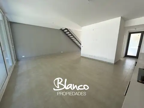 Departamento en Venta con 3 cocheras