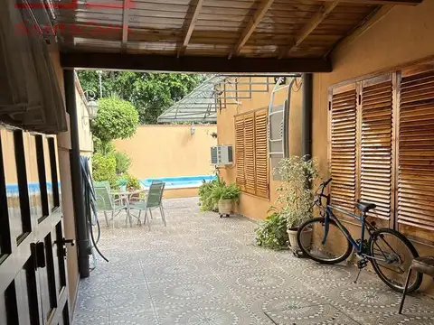 Casa en Venta en Villa Sarmiento, USD 230.000