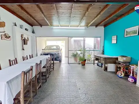 Venta casa 4 amb más depto jardín chingolo Lanús