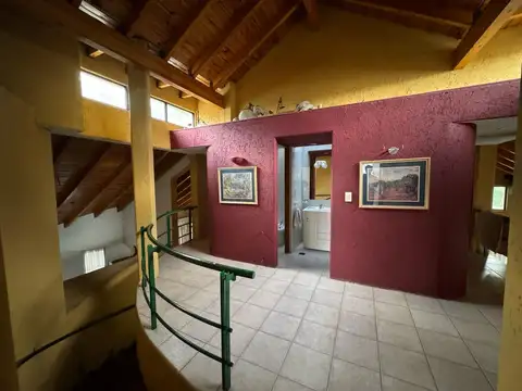 Casa 7 ambientes con 3 baños